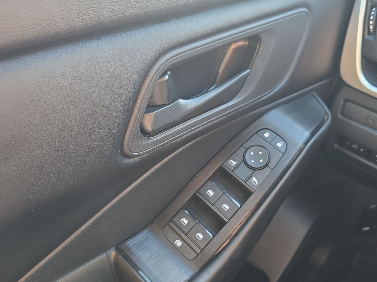 Nissan Rogue S TI AWD, Cruise control, Sièges chauffant, écran tactile 2024 Noir Val-David - photo #13