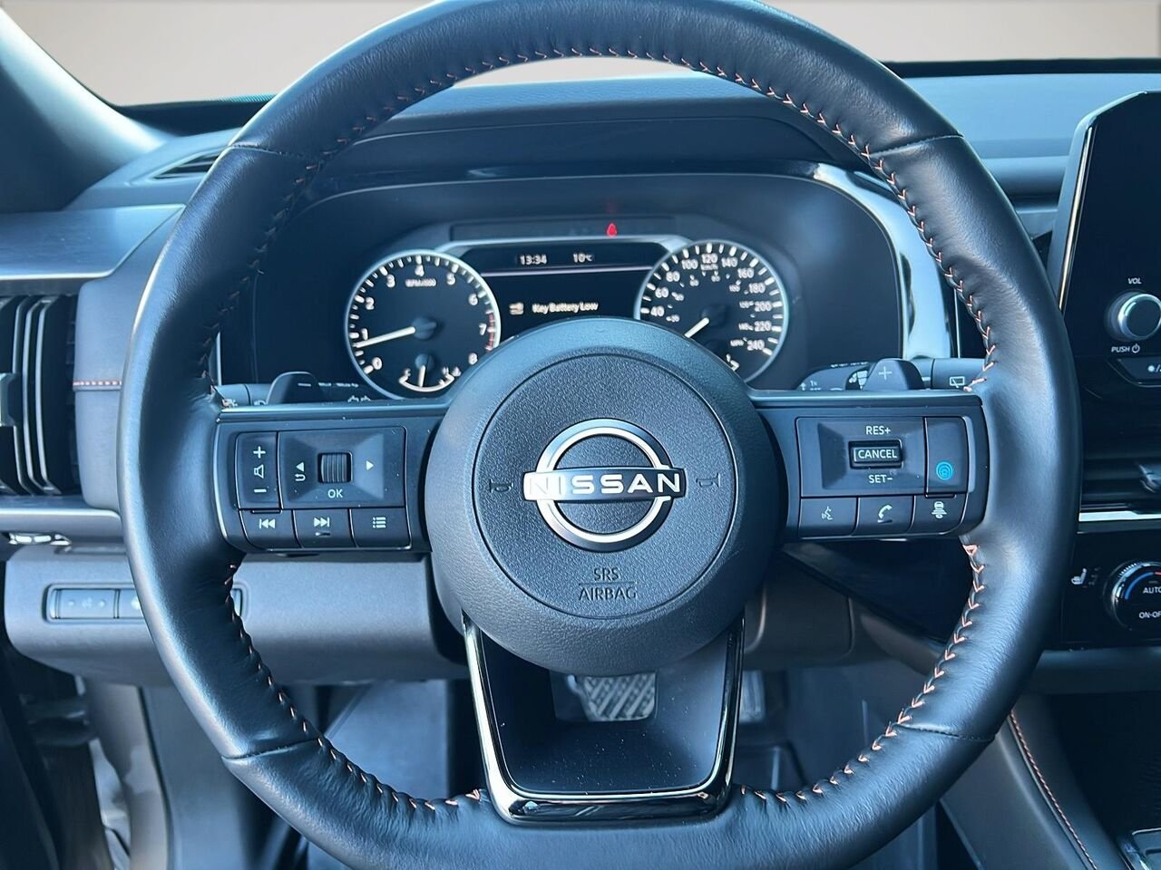 2024 Nissan Pathfinder ROCK CREEK Beige Québec - photo #11