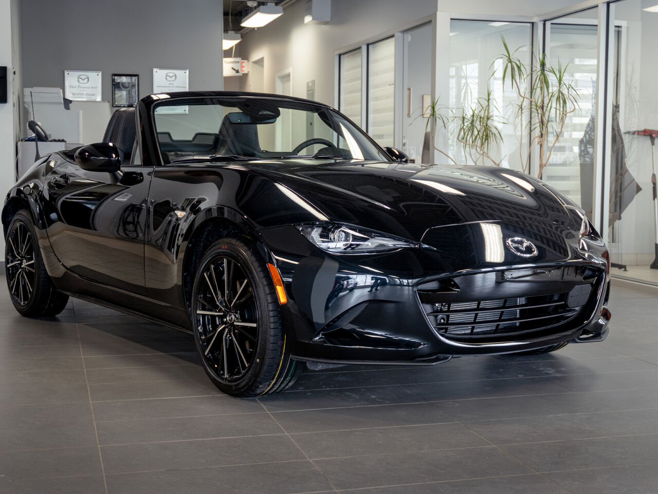 2026 MAZDA MX-5 Jet Black Mica Val-d'Or - photo #0