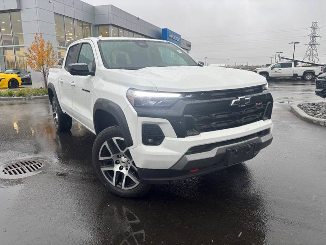 2023 Chevrolet Colorado 4WD Crew Cab Z71 White Sherwood Park - photo #1