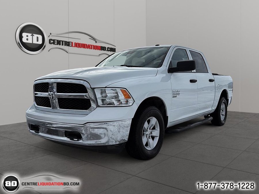 2023 Ram 1500 Classic SLT cabine d'équipe 4x4 caisse de 5 pi 7 po White
