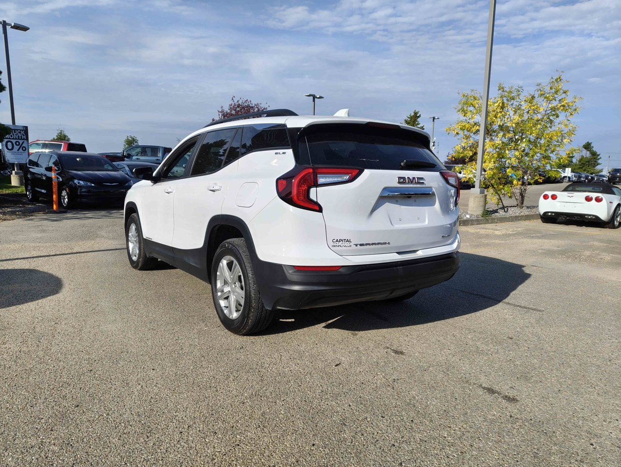 2024 GMC Terrain AWD 4dr SLE White Sherwood Park - photo #4