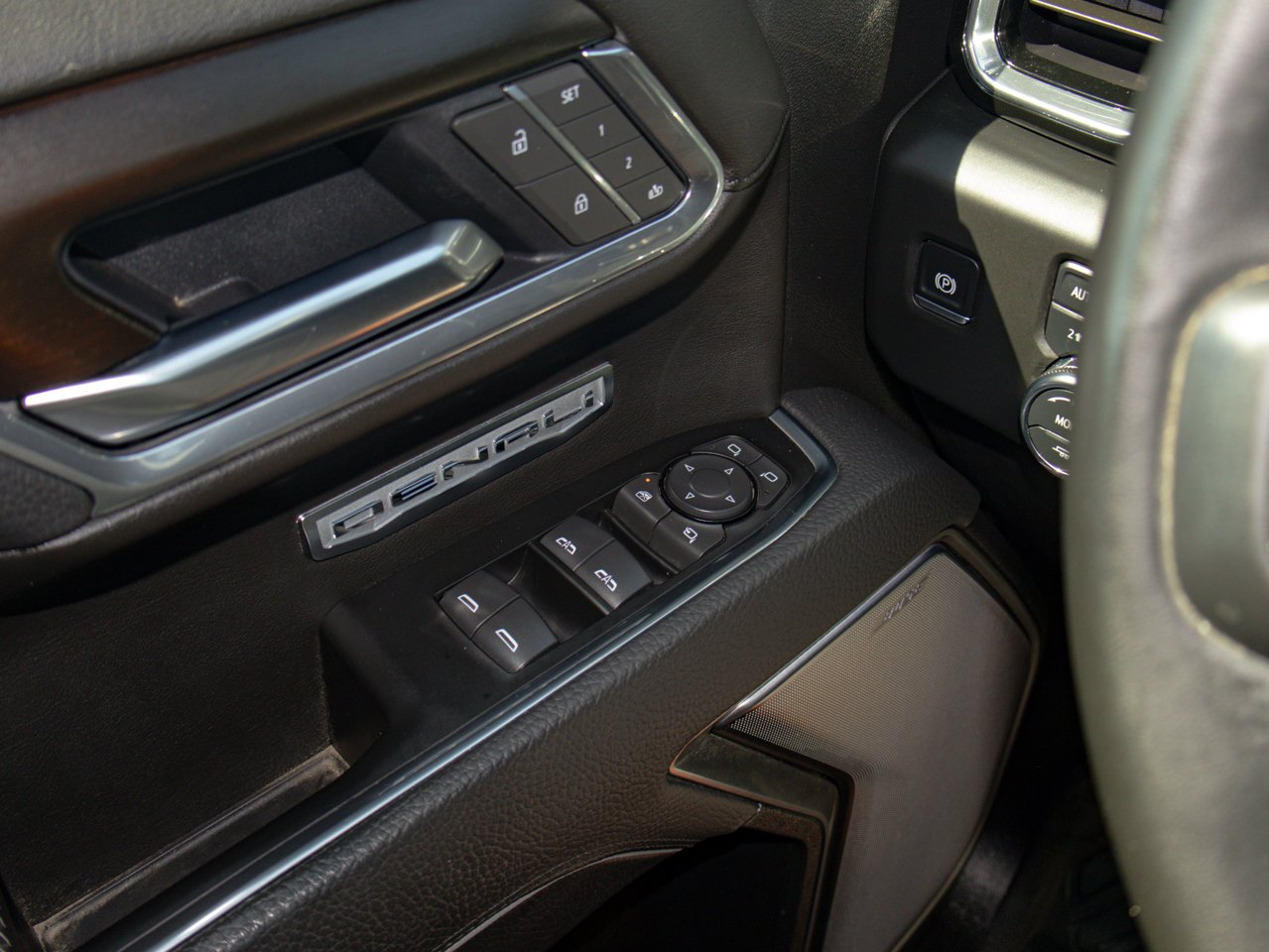 2025 GMC Sierra 1500 4WD Crew Cab 147 Denali Grey Sherwood Park - photo #20