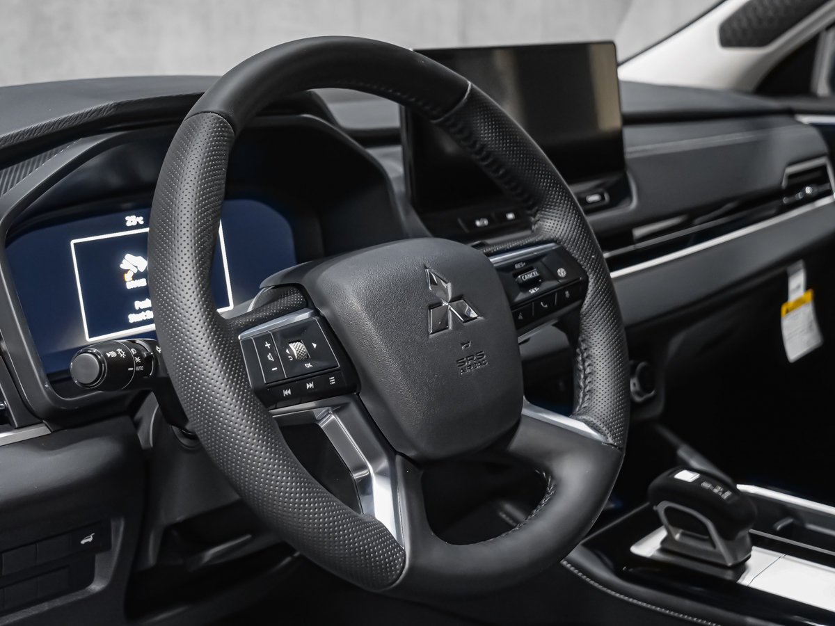 2026 Mitsubishi Outlander GT Cosmic Blue Montreal - photo #7