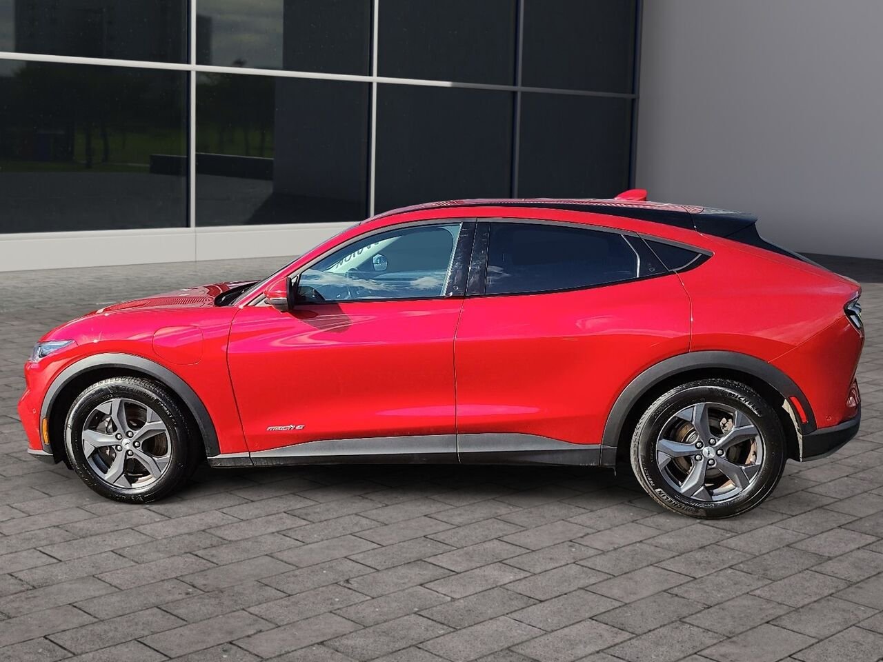 Ford Mustang Mach-E SELECT 2022 Rouge Québec - photo #4
