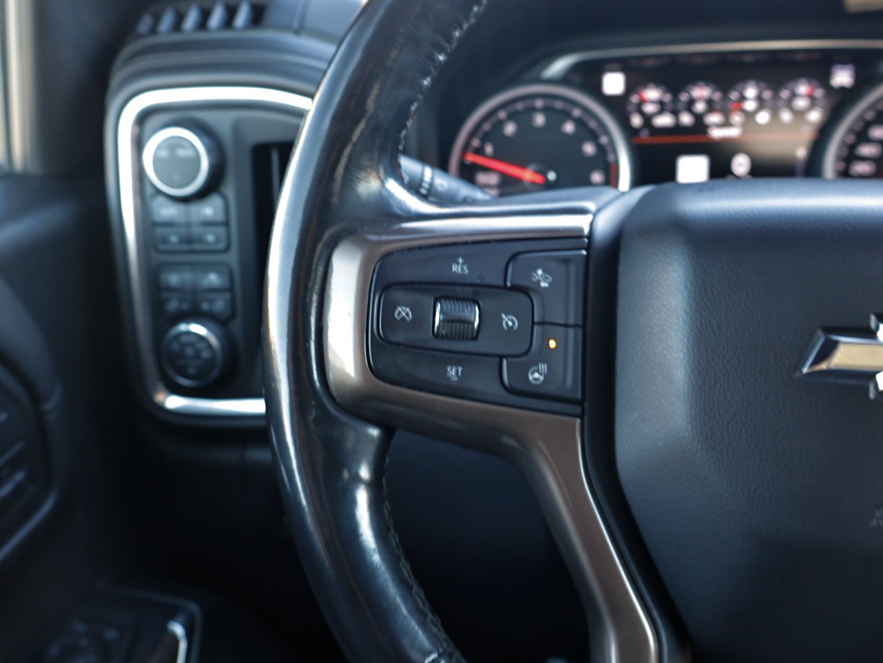 2020 Chevrolet Silverado 1500 4WD Crew Cab 147 High Country White Sherwood Park - photo #20