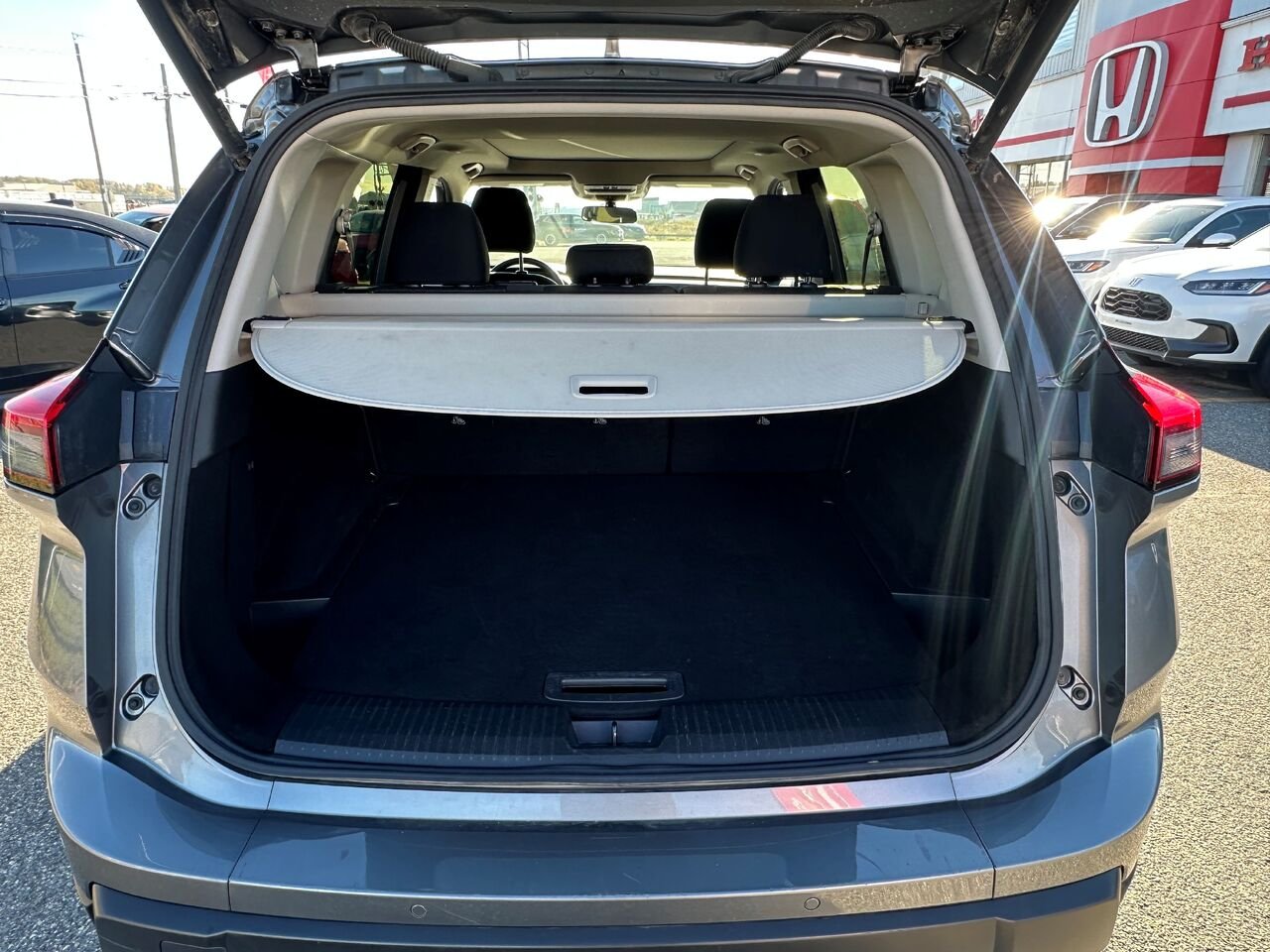 2025 Nissan Rogue SV TI avec ensemble toit ouvrant gray Matane - photo #14