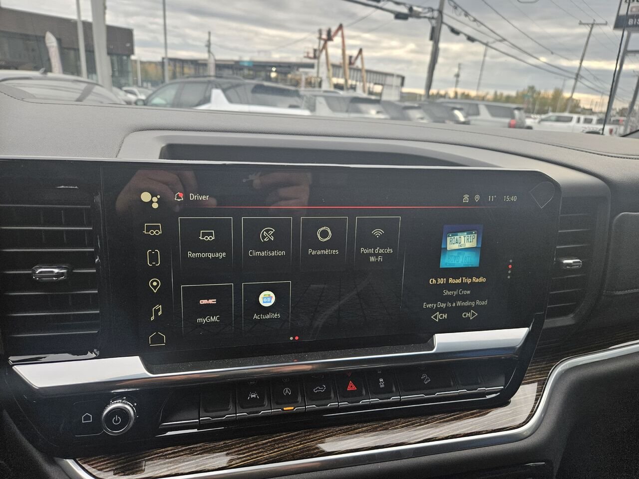 GMC Sierra 1500 Elevation cabine multiplace 4RM 157 po 2026 Blanc sommet Thetford Mines - photo #10