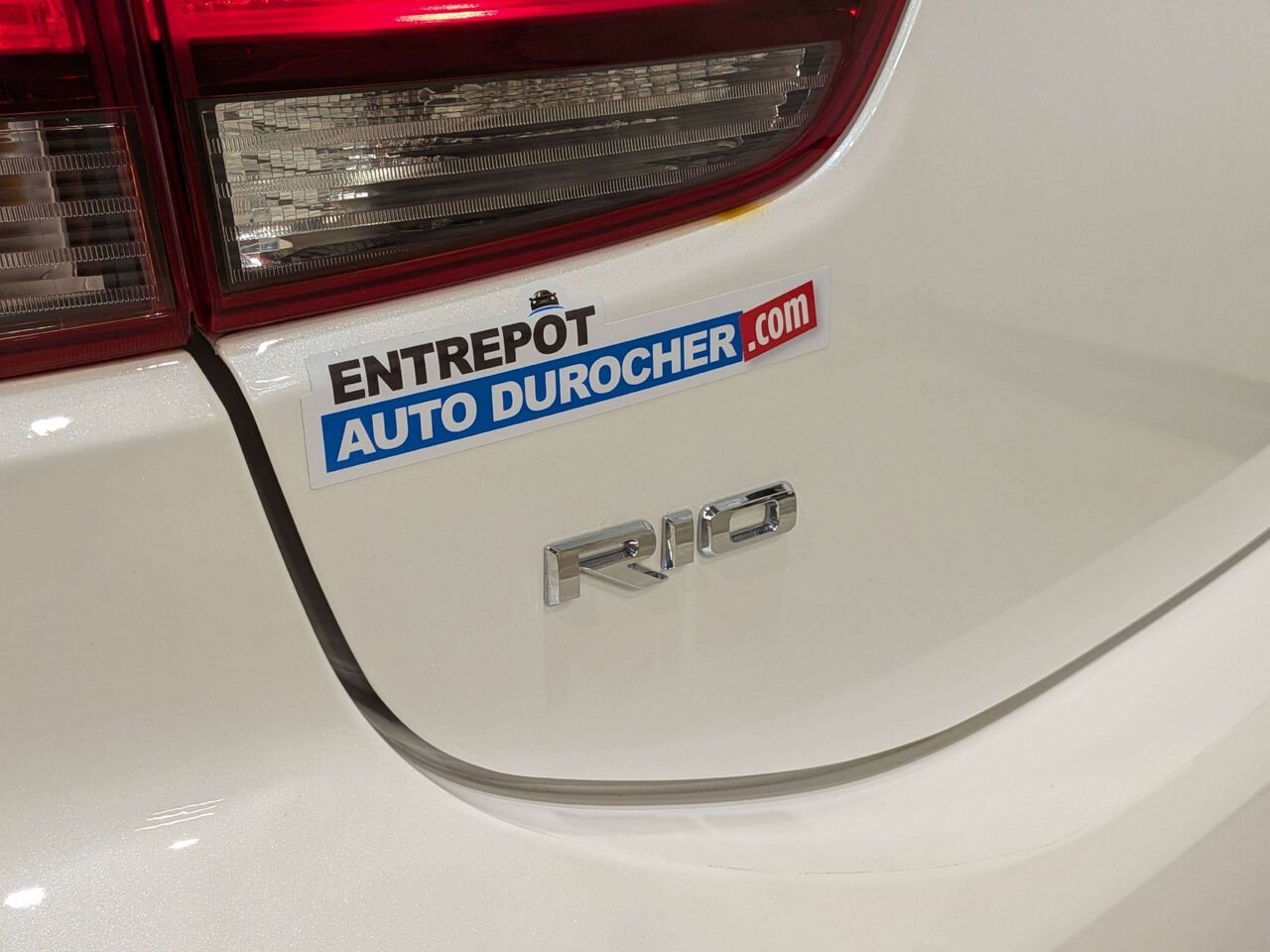 2018 Kia Rio 5-door LX Manual White Val-David - photo #30