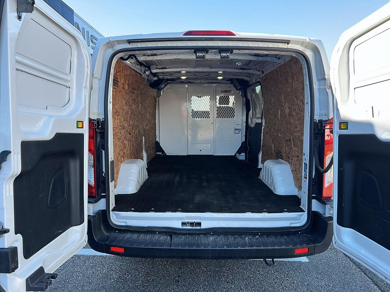 Ford Transit fourgon utilitaire AWD 2025 Québec - photo #5