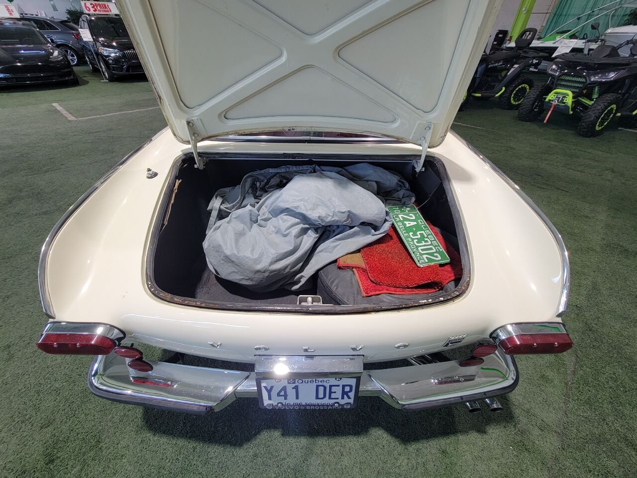 1970 Volvo P1800e Beige  - photo #13