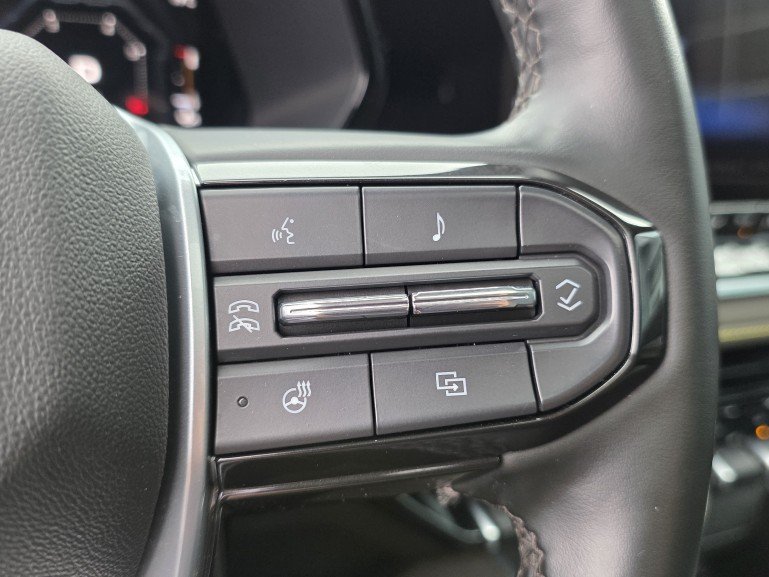 Chevrolet Colorado ZR2 Bison Alu-Cab Overland AEV 2025 Noir Mont-Laurier - photo #37