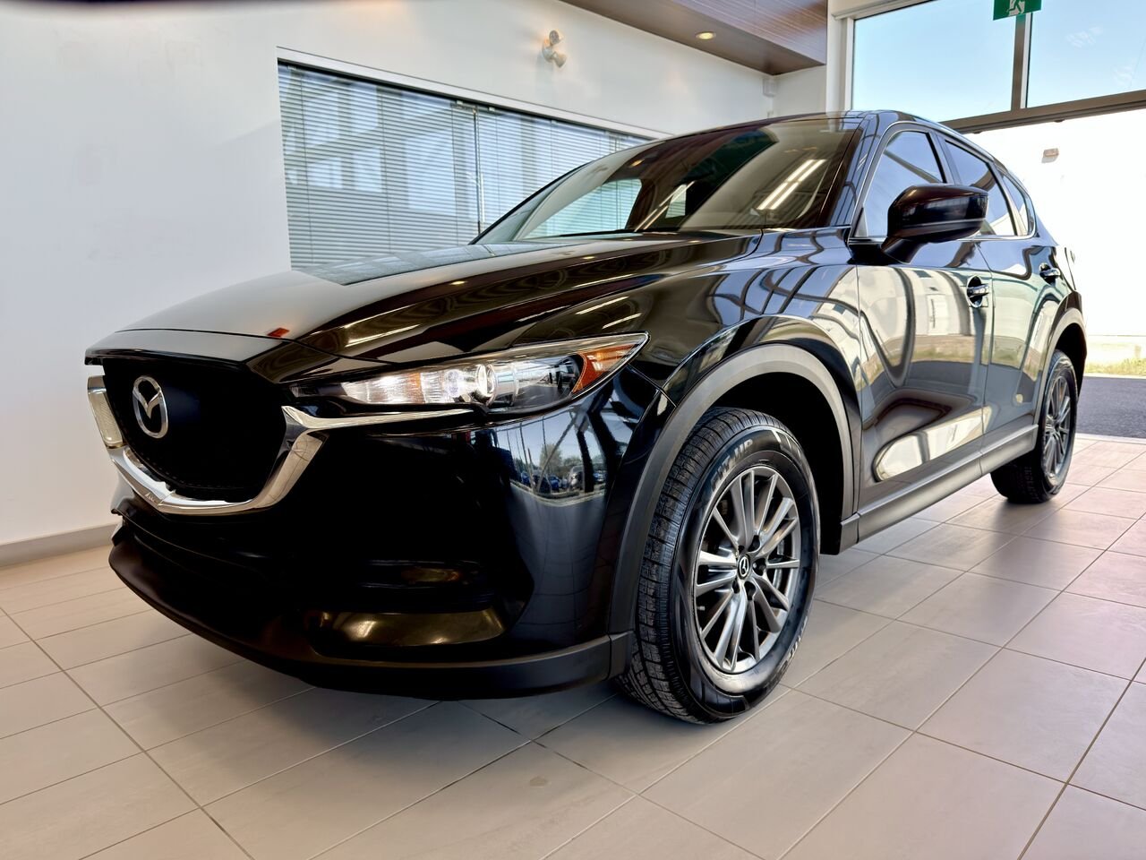 Mazda CX-5 2018 Noir Notre-Dame-des-Prairies - photo #5