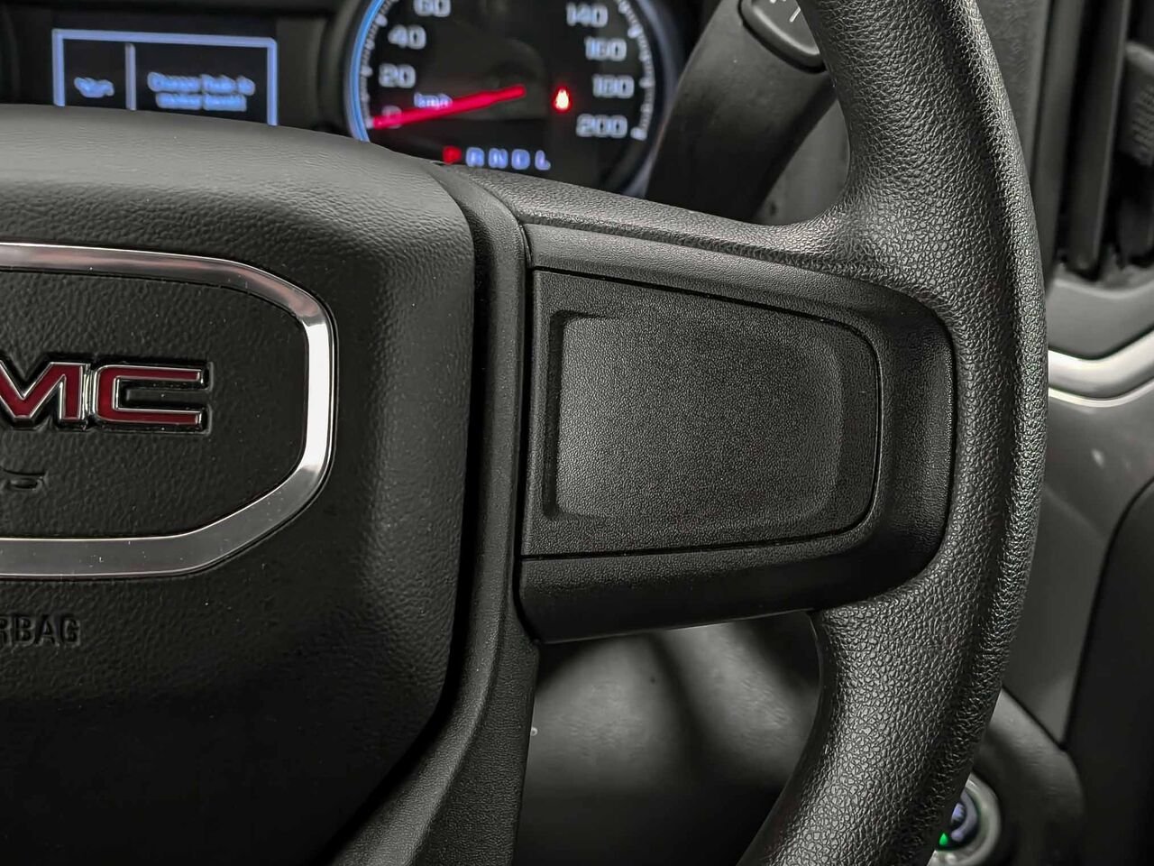 GMC Sierra 1500 Pro 4WD Crew Cab 6 Places 2023 Rouge Sherbrooke - photo #13