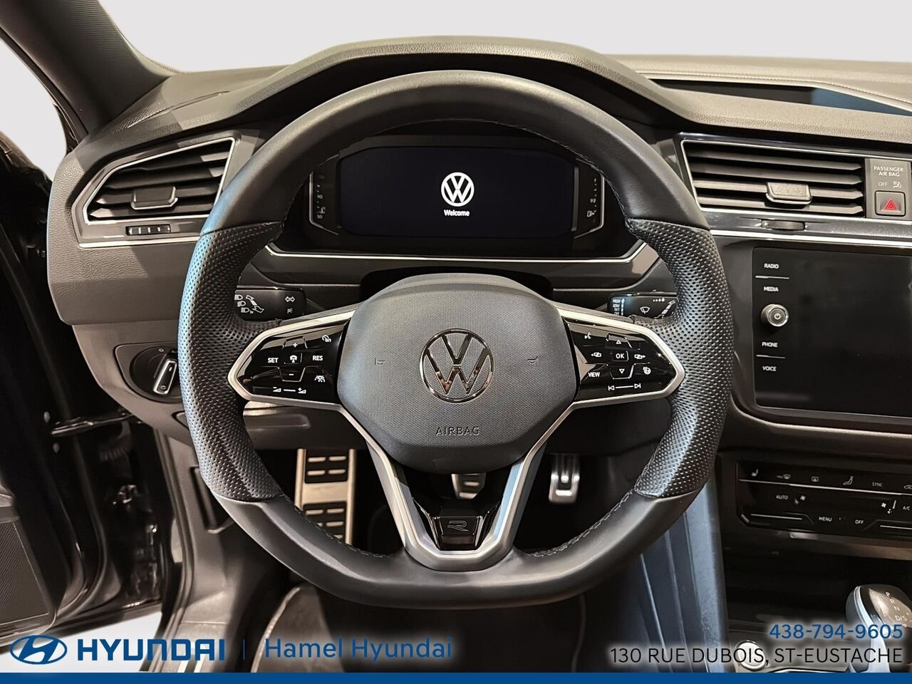 2024 Volkswagen Tiguan Black Saint-Eustache - photo #11