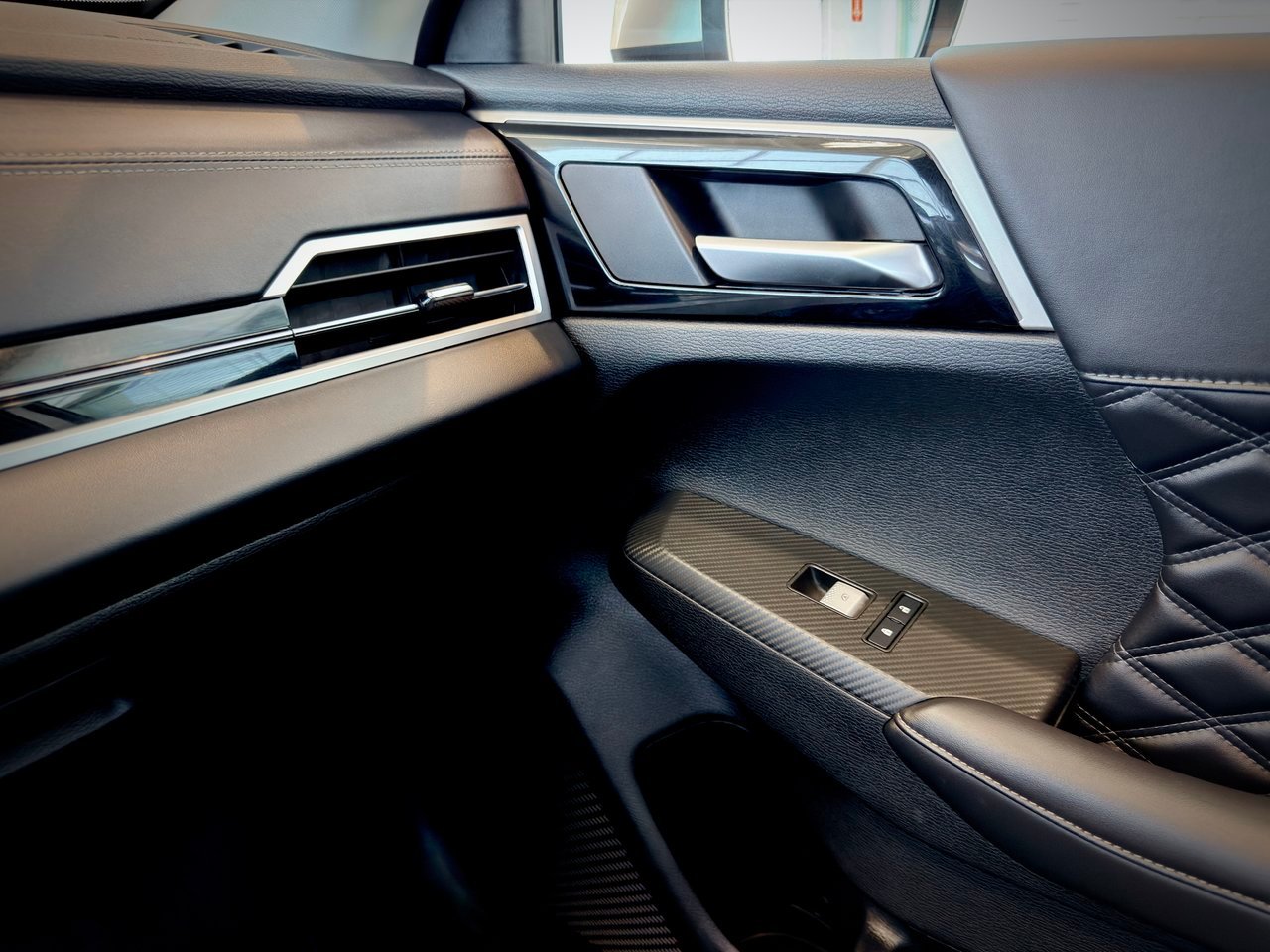 2023 Mitsubishi Outlander gray Notre-Dame-des-Prairies - photo #32