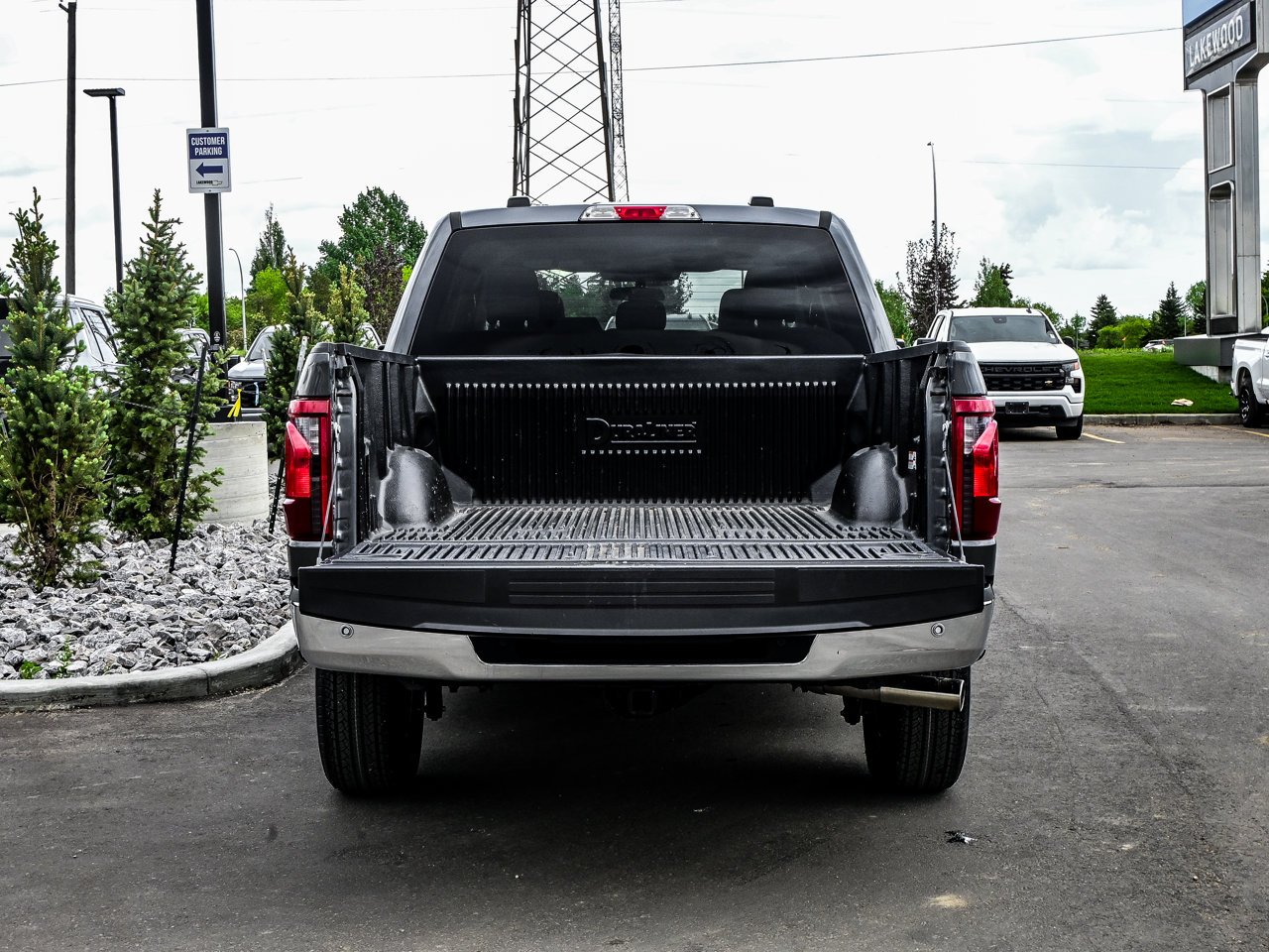 2025 Ford F-150 XLT 4WD SuperCrew 5.5' Box Grey Sherwood Park - photo #13