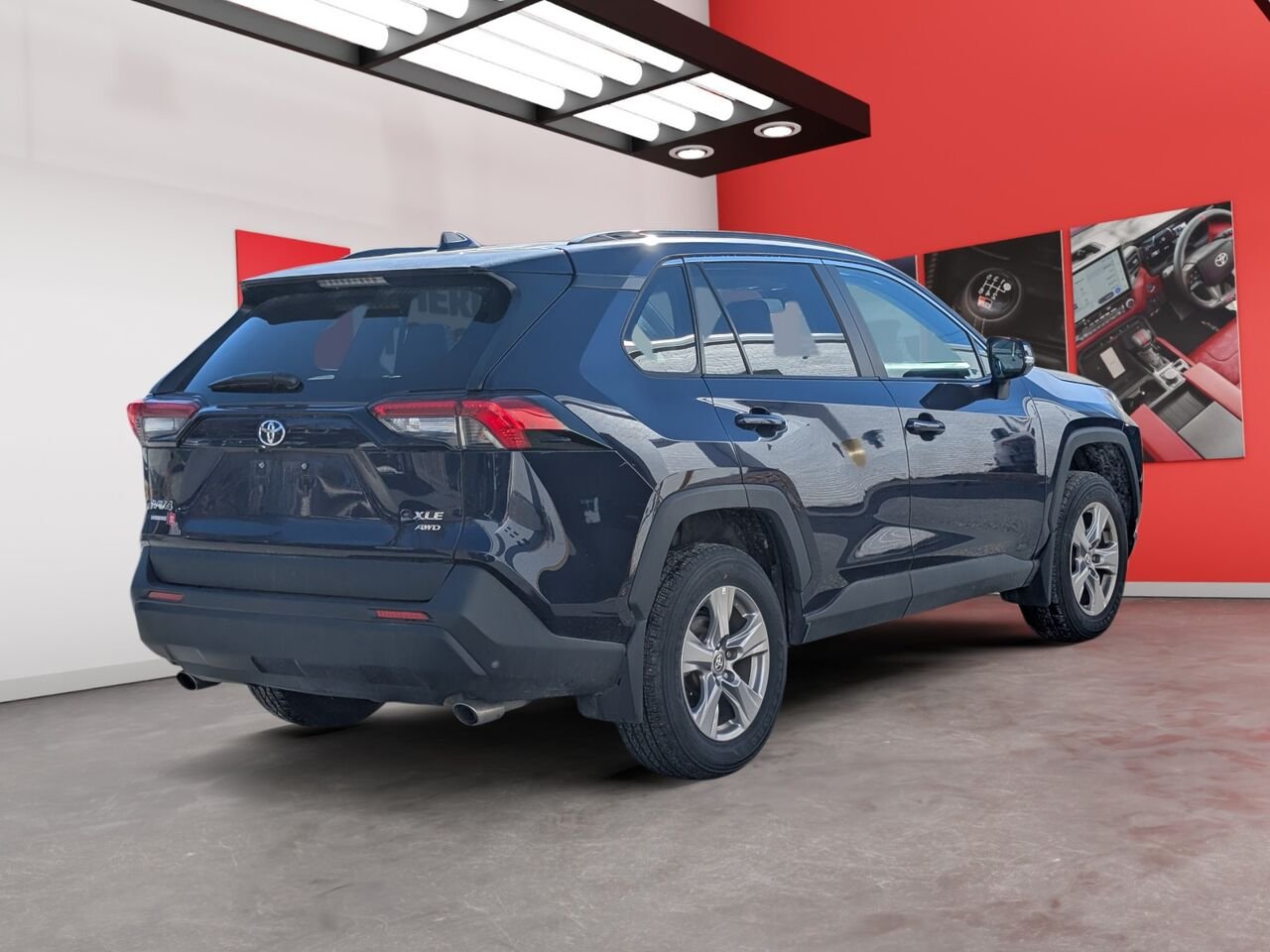 Toyota RAV4 XLE/AWD/SIÈGES CHAUFFANTS/VOLANT CHAUFFANT/TOIT OUVRANT/BLUETOOTH/AC BIZONE 2025 Bleu Sherbrooke - photo #3