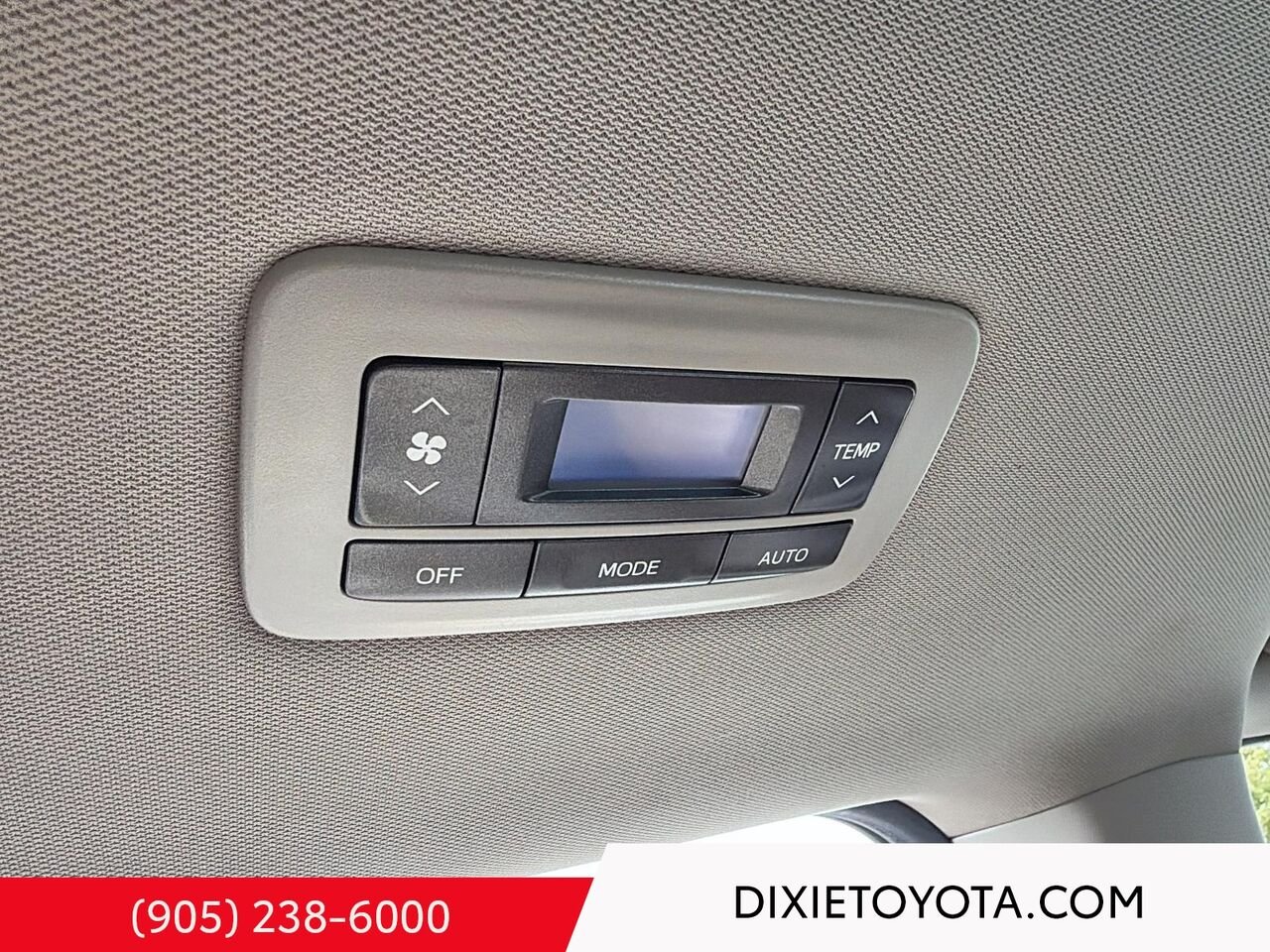 2020 Toyota Sienna LIMITED AWD / CLEAN CARFAX / HEATED SEATS / MOONROOF / ALLOY WHEELS / REAR DVD PLAYER White Mississauga - photo #19