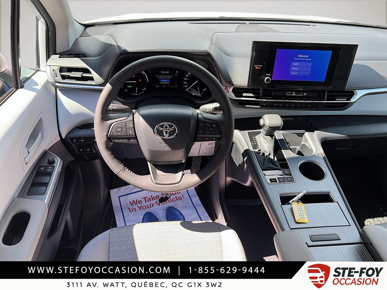 2026 Toyota Sienna LE 8 PASSAGERS White Québec - photo #13