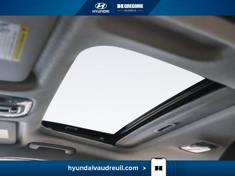 2025 Hyundai Elantra Black Laval - photo #18