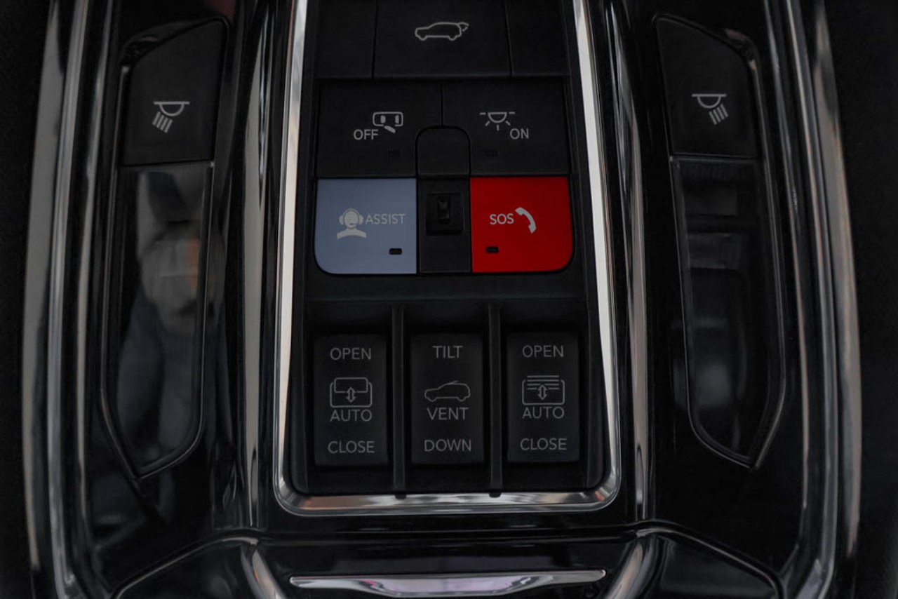 2023 Jeep Grand Cherokee Overland 4x4 White Sherwood Park - photo #31