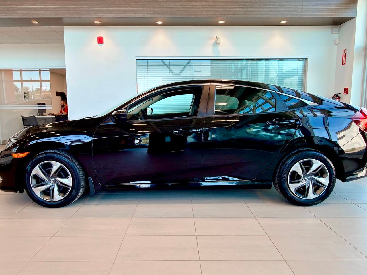 2019 Honda Civic Sedan Black Notre-Dame-des-Prairies - photo #7