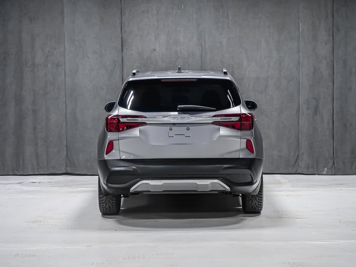 2022 Kia Seltos LX Black Montreal - photo #4