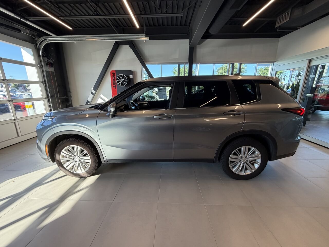 Mitsubishi Outlander 2024 Gris Saint-Eustache - photo #1