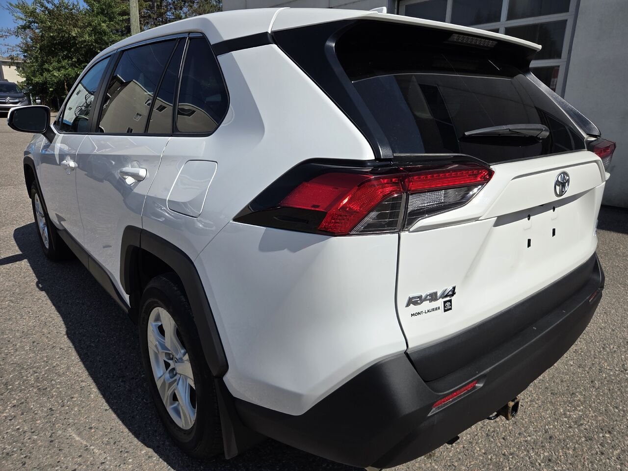 Toyota RAV4 2023 Blanc Mont-Laurier - photo #7