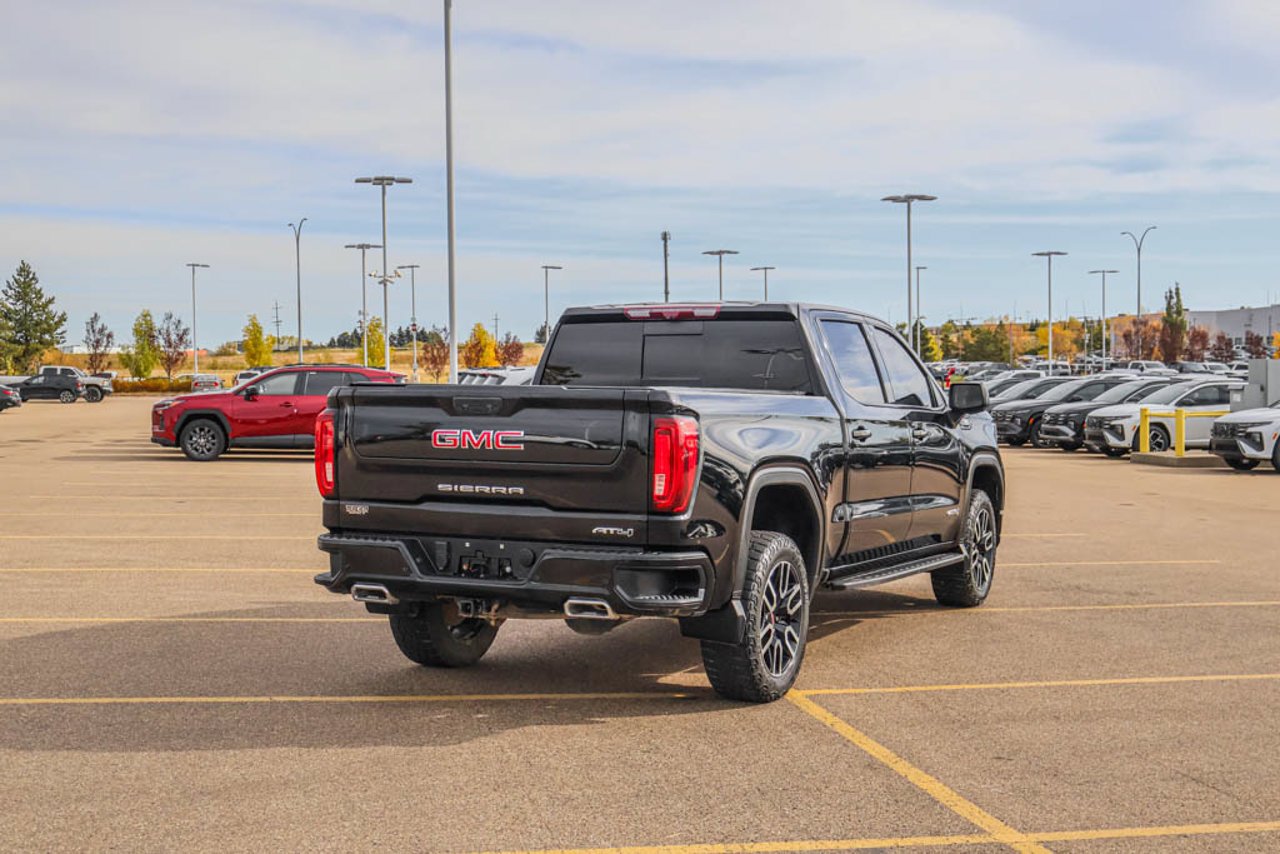 2022 GMC Sierra 1500 4WD Crew Cab 147 AT4 Black Sherwood Park - photo #8