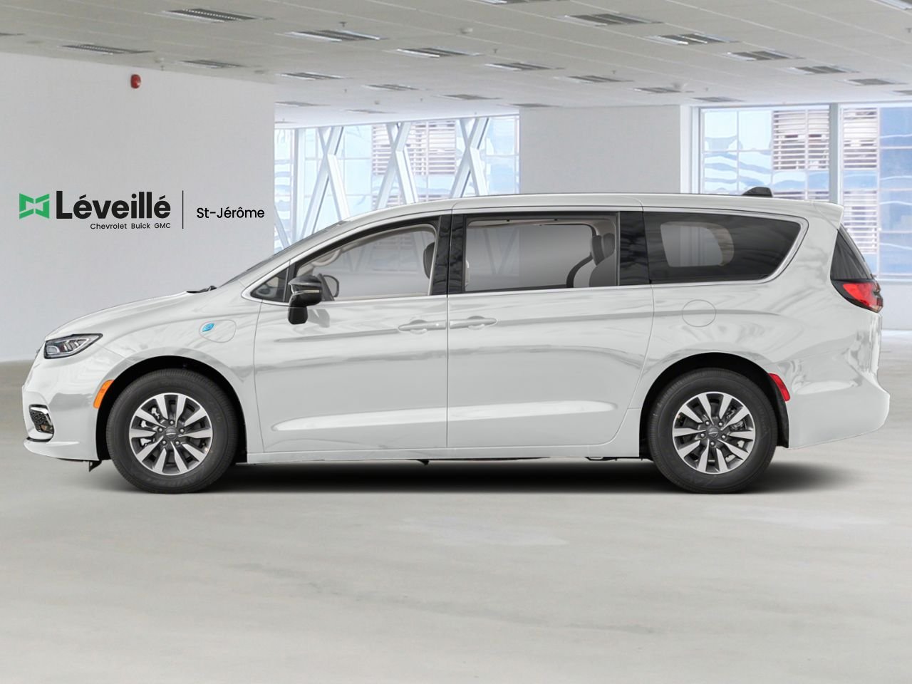 2024 CHRYSLER Pacifica Hybrid ENSEMBLE ALLURE S DE CATÉGORIE SUPÉRIEURE Bright White Saint-Jérôme - photo #2