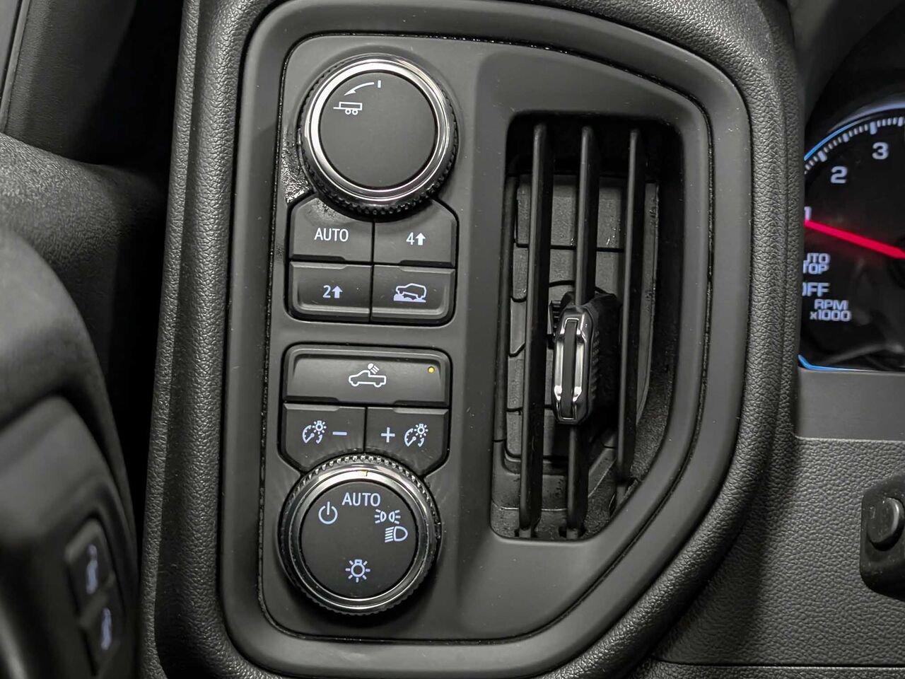 GMC Sierra 1500 Pro 4WD Crew Cab 6 Places 2023 Rouge Sherbrooke - photo #15