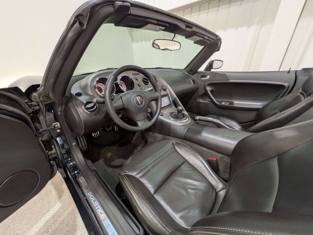 2007 Pontiac Solstice 2dr Convertible Black Val-David - photo #8
