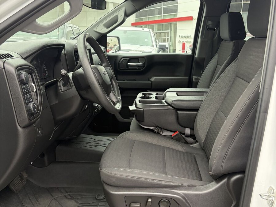CHEVROLET SILVERADO K1500 CUSTOM Custom cabine multiplace 4RM 157 po 2024 Noir