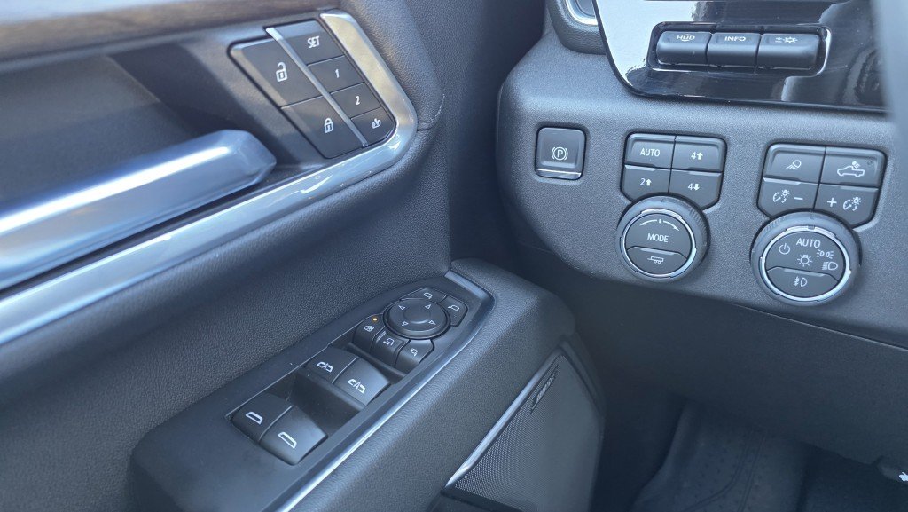 CHEVROLET Silverado 3500HD K3500 SILVERADO CREW CAB HIGH COUNTRY L/BOX DURAMAX DRW (3LZ) 2026 Noir Mont-Laurier - photo #14