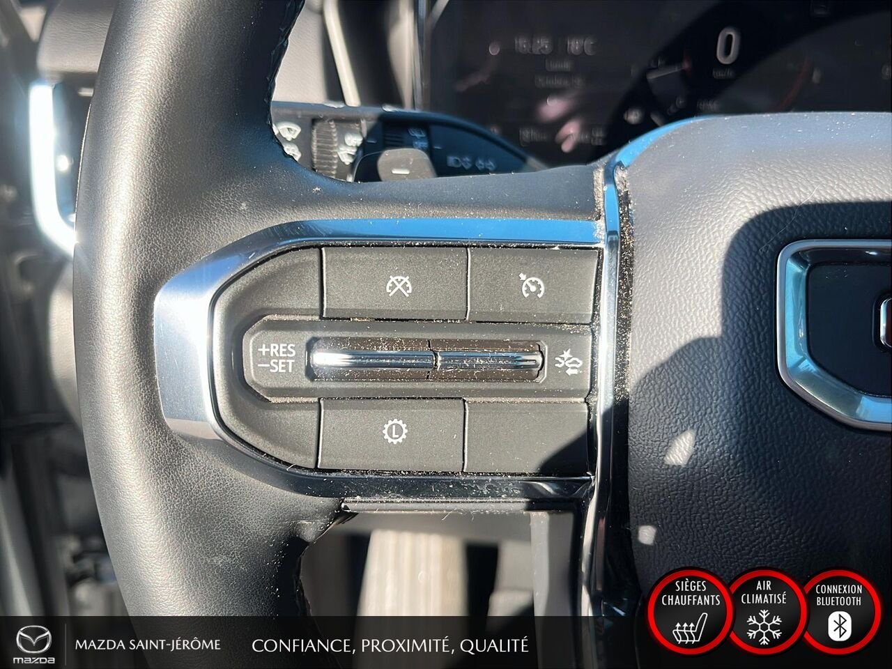 2025 GMC Terrain Grey Saint-Jérôme - photo #14