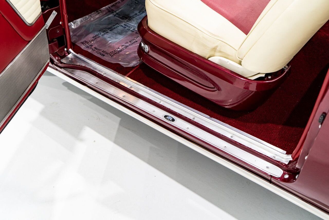 Oldsmobile 98 PRIX EN USD | Convertible Beautifully Presented from complete Restoration 1953 Rouge Montréal - photo #62