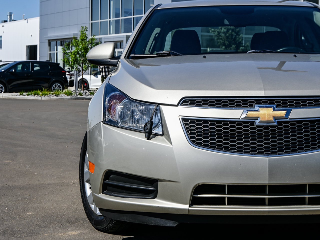 2014 Chevrolet Cruze 4dr Sdn 1LT Beige Sherwood Park - photo #4