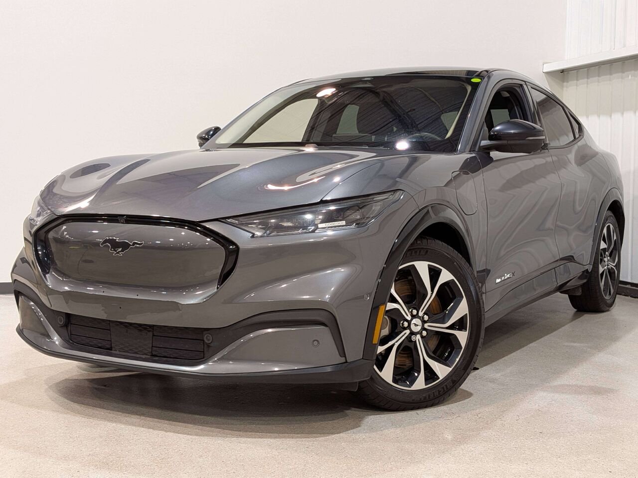 2021 Ford Mustang Mach-E Premium AWD Grey Val-David - photo #0
