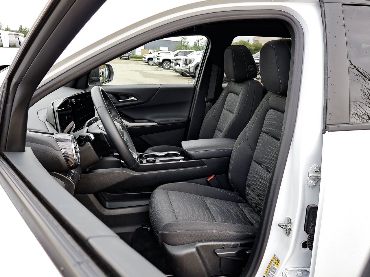 2026 Chevrolet Equinox AWD 4dr LT w/2LT White Sherwood Park - photo #16