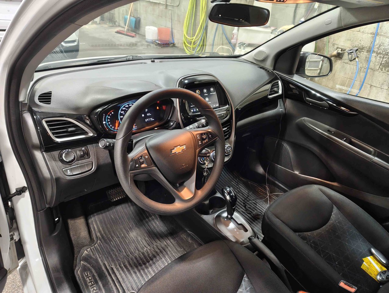 2022 Chevrolet Spark 4dr HB CVT 1LT White Sherwood Park - photo #6