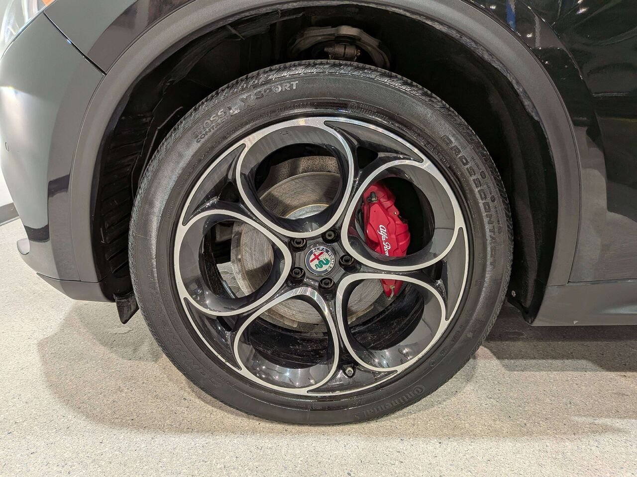 2020 Alfa Romeo Stelvio AWD Black Val-David - photo #36