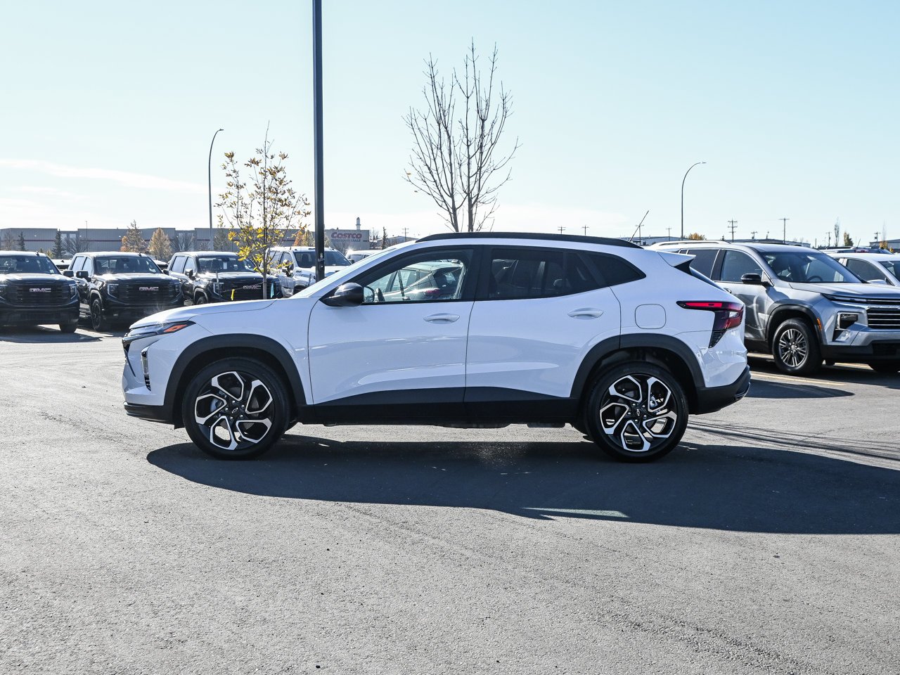 2025 Chevrolet Trax FWD 4dr 2RS White Sherwood Park - photo #9