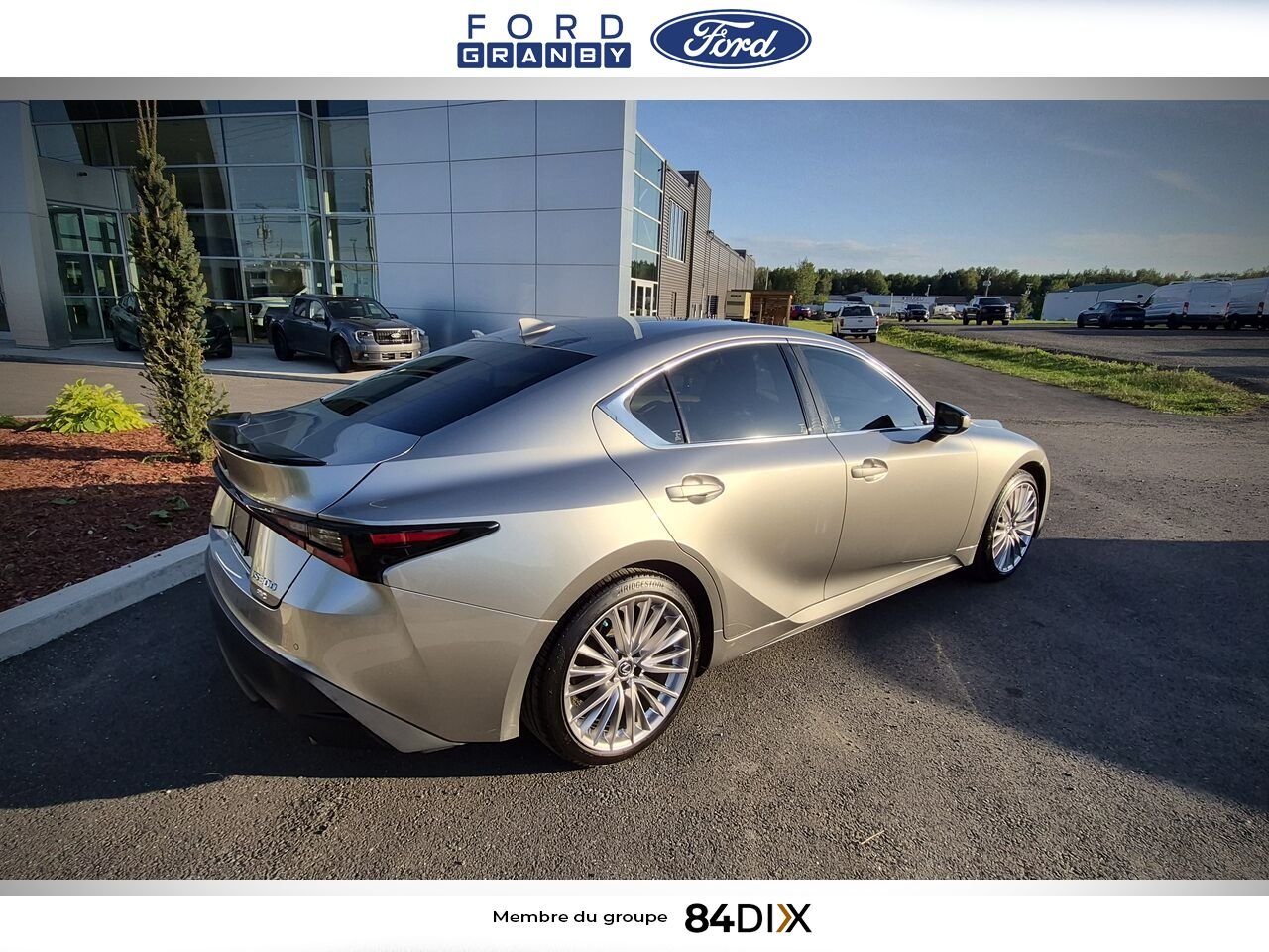 Lexus IS 2023 Argent Granby - photo #7