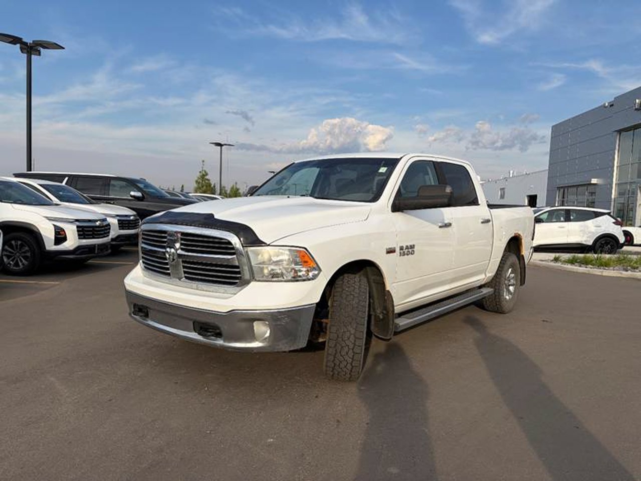 2013 Ram 1500 4WD Crew Cab 140.5 SLT White Sherwood Park - photo #2