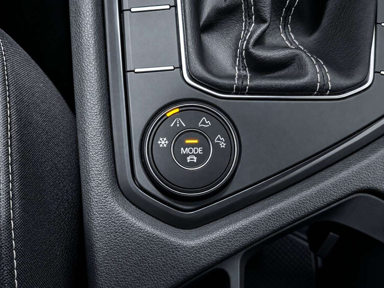 2022 Volkswagen Tiguan Highline R-Line 4MOTION Black Mirabel - photo #32