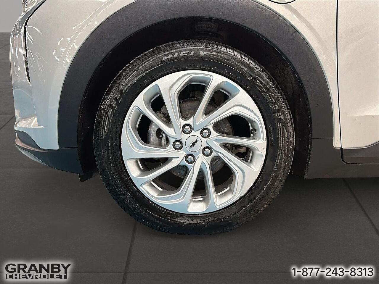2023 Chevrolet Bolt EUV LT | 27-0120A Grey Granby - photo #9