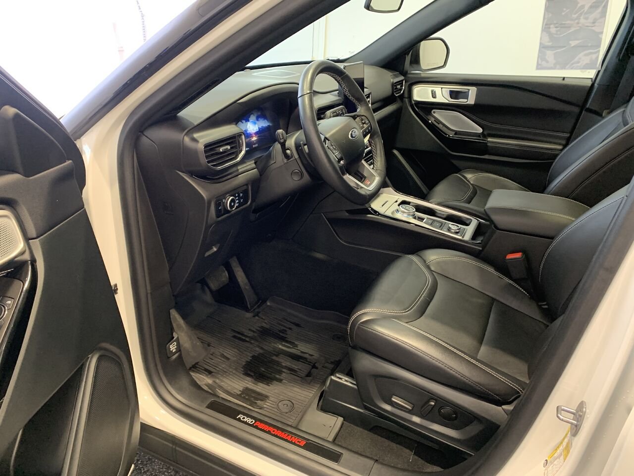 Ford Explorer ST AWD EXPLORER ST 4WD 2024 Blanc Châteauguay - photo #29