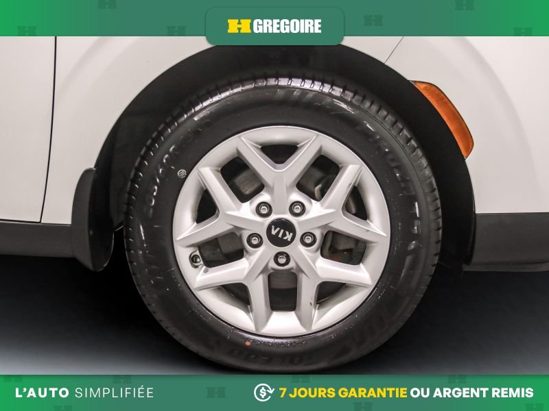 2021 Kia Soul White Blainville - photo #30